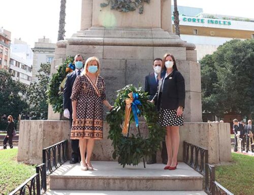 El Ateneo acompaña a la Reial Senyera tras más de 700 días sin desfilar por la pandemia