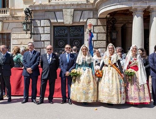 El Ateneo Mercantil participa en la ofrenda floral a San Vicente en su casa Natalicia