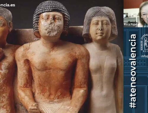 La sofisticación en los cosméticos y el detalle de las vestimentas en las representaciones artísticas egipcias contrastan con las caras poco naturales